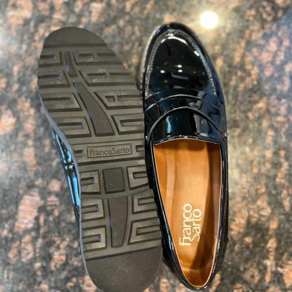 Franco Sarto Black Flats & Loafers with Patent Leather Finish - Picture 2 of 4